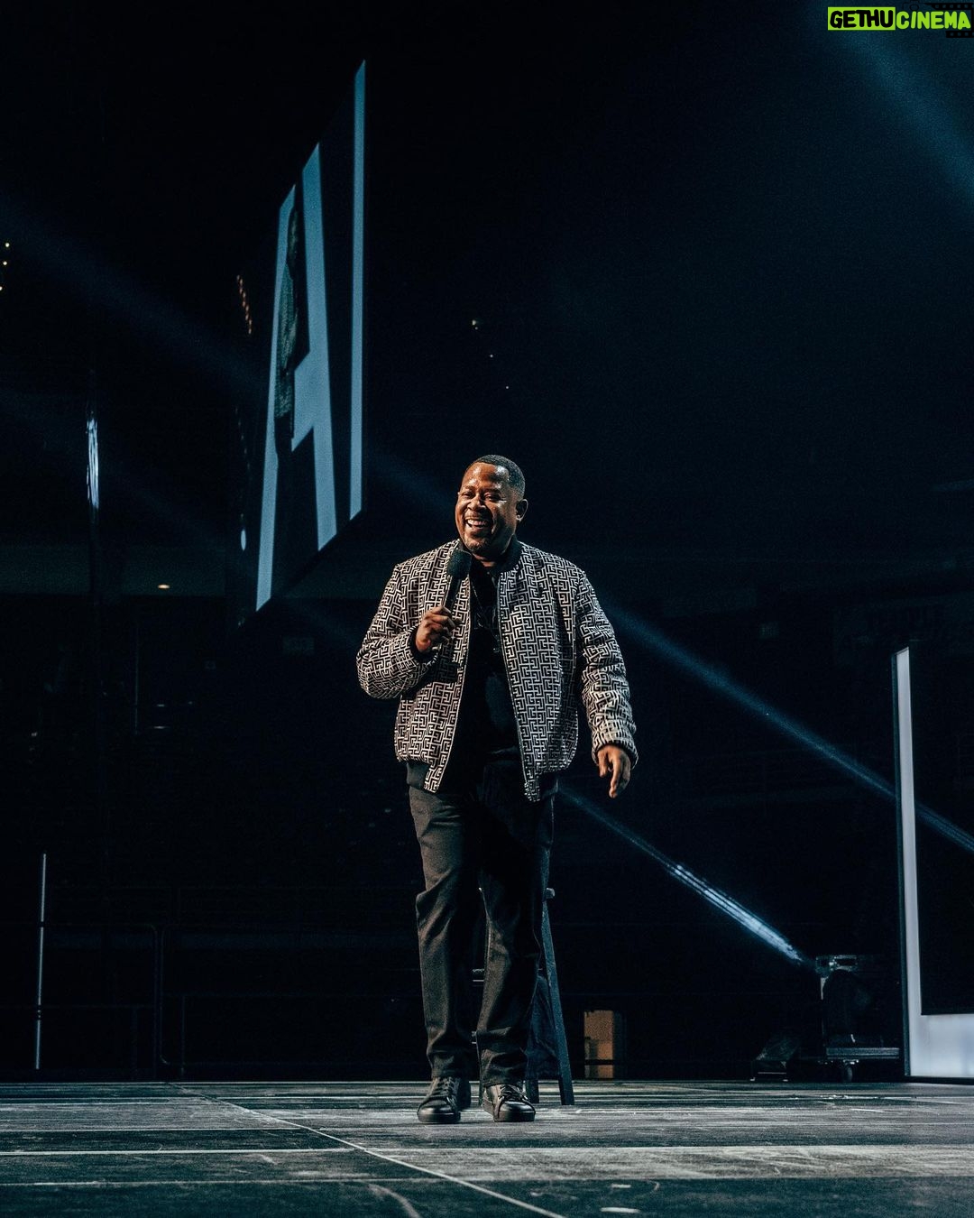 Martin Lawrence Instagram - There’s nothin like a live show #tbt #litaftour 📸 @imandrewjackson Los Angeles, California
