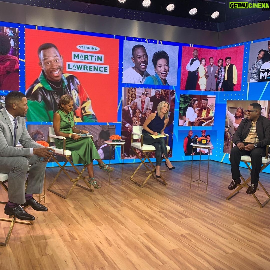 Martin Lawrence Instagram - Much love and big shoutout to everyone at GMA for havin ya boy out to chat about Martin: The Reunion. Always a pleasure! #teammartymar #Martin @goodmorningamerica Time Square New York City