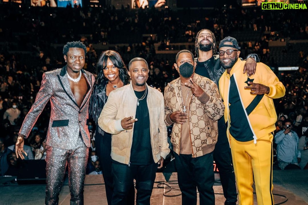 Martin Lawrence Instagram - That’s a wrap on the 2021 Lit AF Tour! With everything that has happened in the last year I feel so blessed to have been able to bring the tour back and hear that laughter! Much love to very talented people on and behind the stage who brought the 🔥 every single night! Special shoutout to the fans who without you, we wouldn’t be here #teammartymar #litaftour #blessed #comedy 📸 @imandrewjackson Los Angeles, California