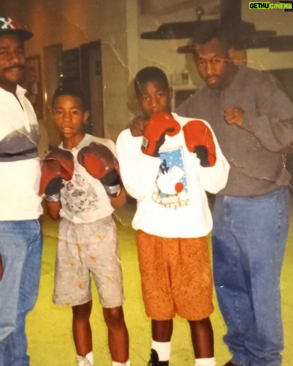 Martin Lawrence Instagram - 🥊 #teammartymar #boxing #fbf Philadelphia, Pennsylvania