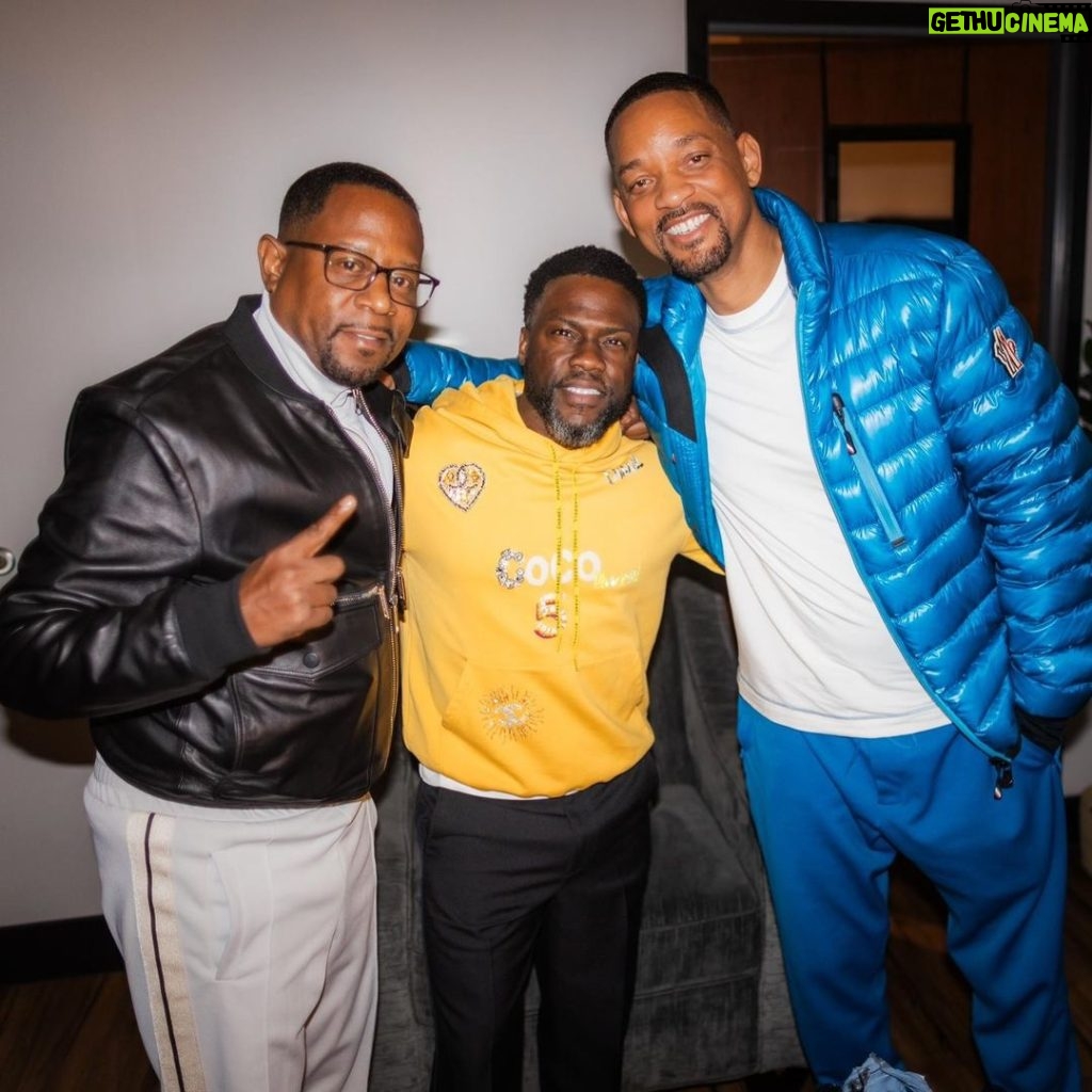 Martin Lawrence Instagram - Me and my partner for life @willsmith hanging out with our man @kevinhart4real at his comedy show. Proud of you brotha! #goodtimes #family