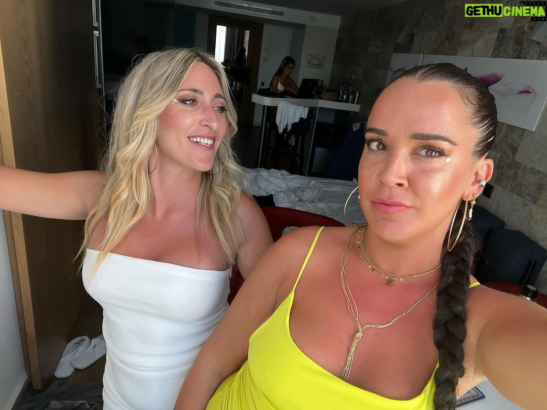 Martita de Graná Instagram - Ibiza 2023. Nunca se falta un verano a esta isla❤️🌴 Ibiza, Spain