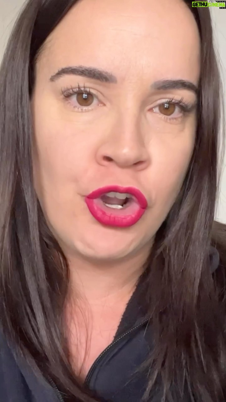 Martita de Graná Instagram - No más regalos de mierda por favor, este año regálame un @hofmann_espana , acierto asegurao! #publi