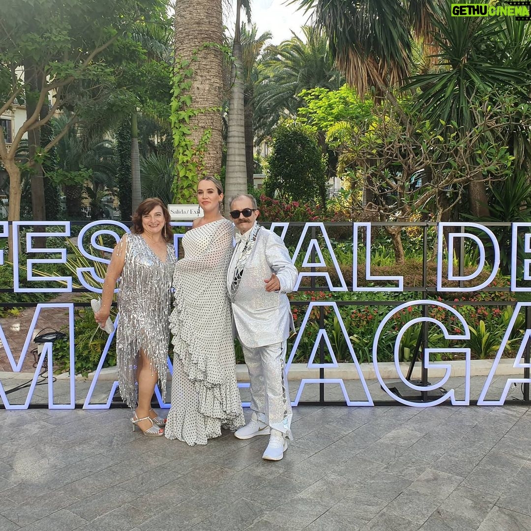 Martita de Graná Instagram - Gracias @festivalmalaga 💫💫 Enterita de mi Graná: Vestidazo y camisa de @antoniogusa Zapatos @menbur Joyas @plateriasmiguelangel Y gracias a todo el equipo de @garciaygarcialapelicula, especialmente a @anamurugarren1 por esta gran oportunidad. Festival de Málaga