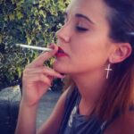 Martita de Graná Instagram - Me he cambiado el pelo más que las bragas. ¿ Vosotr@s también cambiáis de look cuando queréis un cambio en vuestra vida? En la primera foto sobre el año 2012 el lado rapado me lo cambiaba de color, era maestra, y cuando lo llevaba blanco los niñ@s creían que estaba malita. Que recuerdos. Fué un año durillo.
