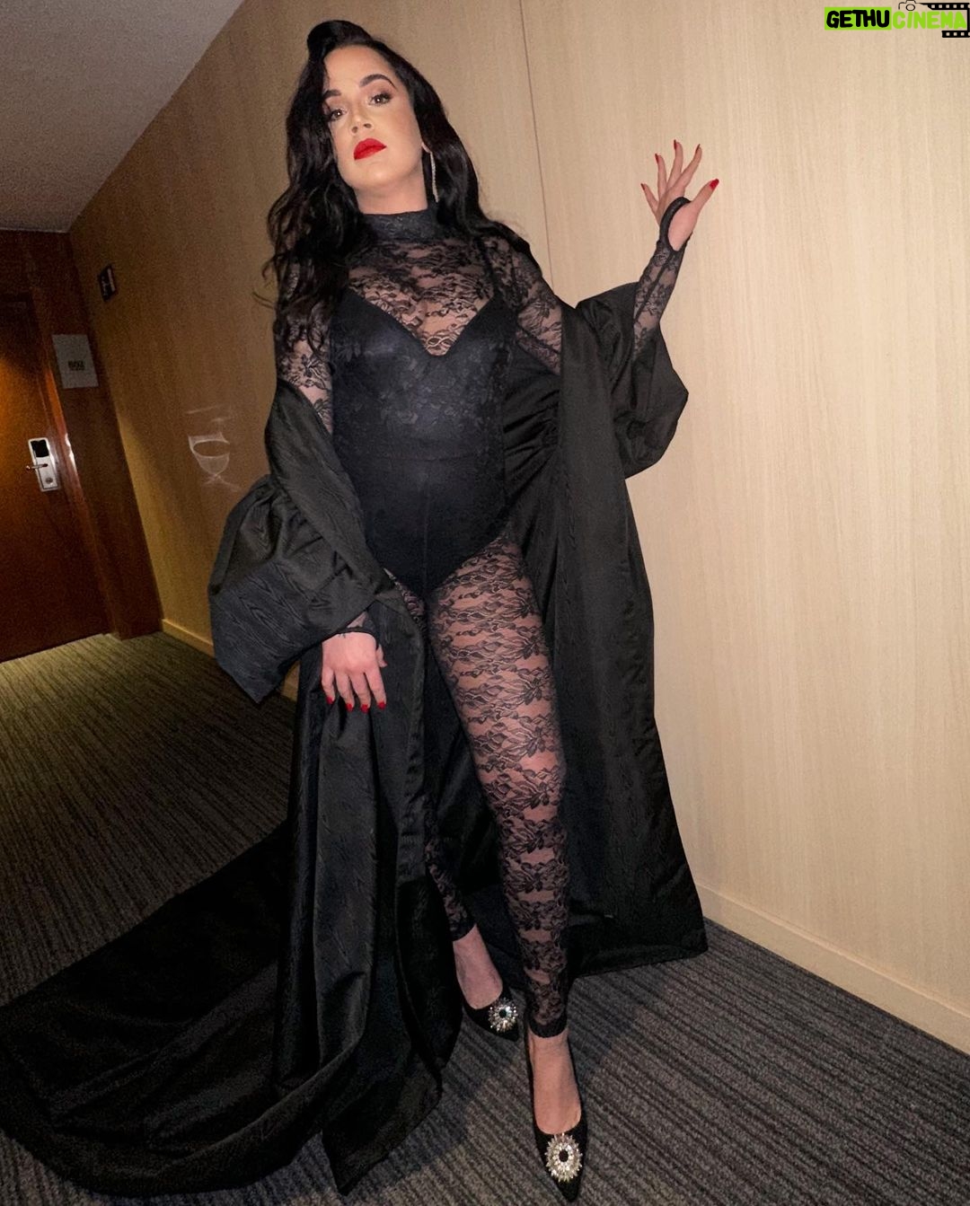 Martita de Graná Instagram - Festival de Málaga 🎬 gracias un año más @festivalmalaga Un orgullo tener un festival internacional de cine tan importante en la tierra. Viva Málaga ❤️❤️ Gracias querido @miguelbling por dejarme siempre tan mona💅💅💅 Makeup: @fentybeauty @fentyskin Hair: @lorealpro Estilismo: @whatfashionistameans Málaga, Spain