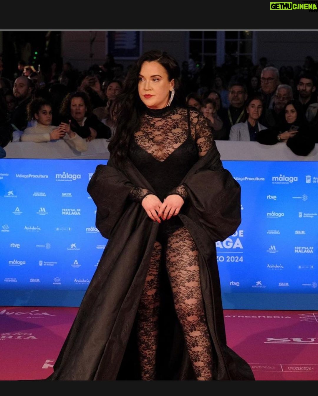 Martita de Graná Instagram - Festival de Málaga 🎬 gracias un año más @festivalmalaga Un orgullo tener un festival internacional de cine tan importante en la tierra. Viva Málaga ❤️❤️ Gracias querido @miguelbling por dejarme siempre tan mona💅💅💅 Makeup: @fentybeauty @fentyskin Hair: @lorealpro Estilismo: @whatfashionistameans Málaga, Spain
