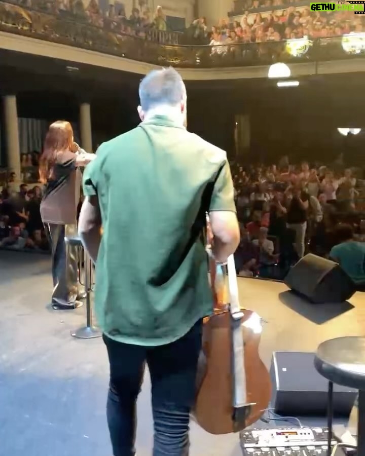 Martita de Graná Instagram - Barcelona, 5000 gracias.❤️ Que suerte tengo joder. Gracias a tod@s los que me hacéis tan feliz y me dejáis cumplir mi sueño cada día🥹🥹🥹🥹 No puedo pedirle mas a la vida❤️ Gracias a mi equipazo de machos ( The MDG crew) @franki_montes @pablo_lastra_drums @davidsegura_ertomate y a @ninona_producciones por estar siempre.🍀🍀 Coliseum Barcelona