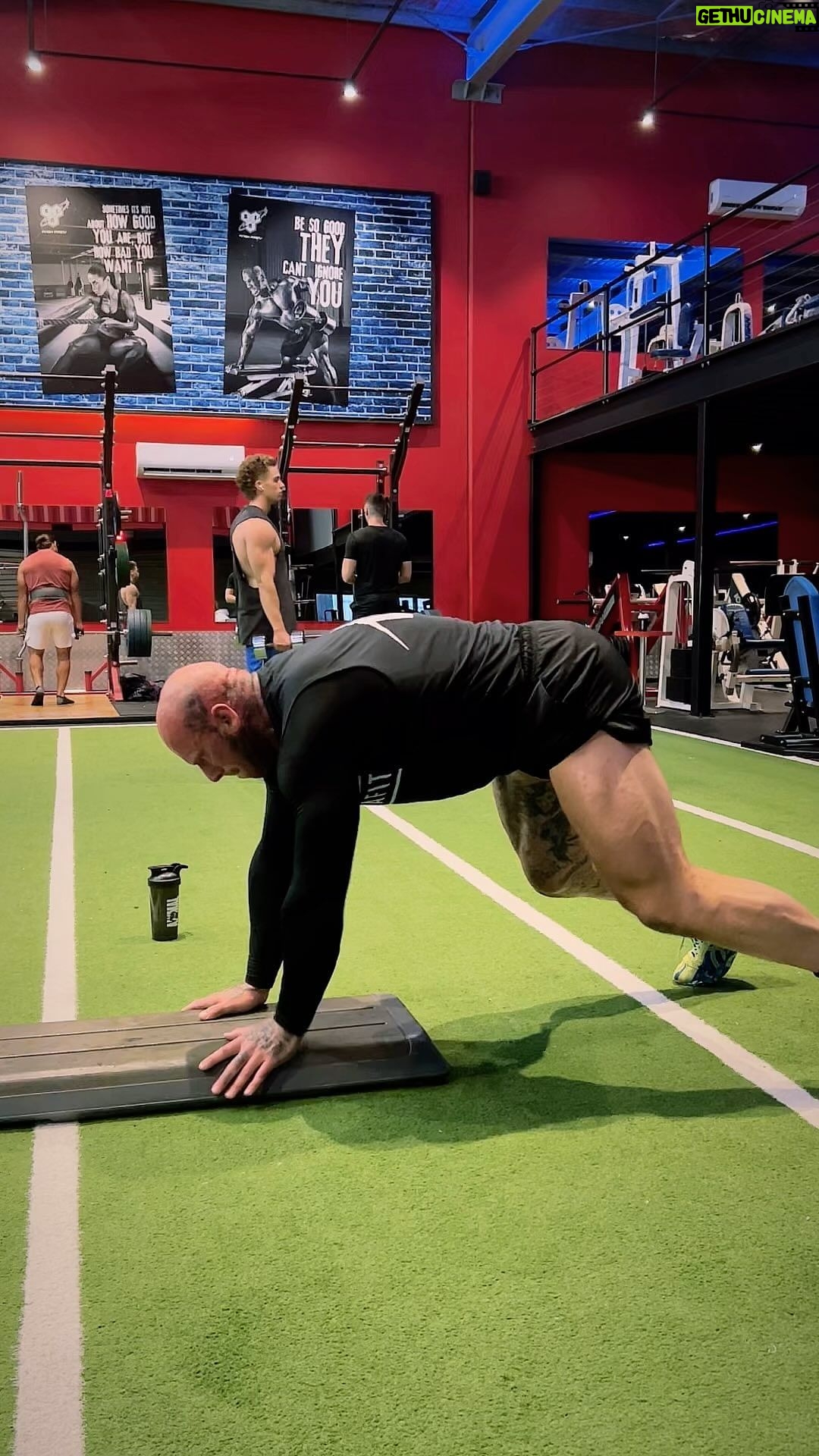 Martyn Ford Instagram - The key is to make the whole body feel the pain, walk through the flames, feel the pressure … leave no stone unturned, challenge yourself daily …. BE THE BEST VERSION OF YOU THERE CAN BE #fitness #training #gym #health #life Australia