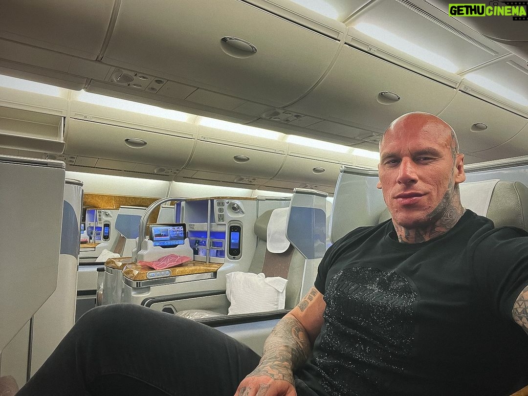 Martyn Ford Instagram - Next stop ….. Dubai (for a quick S/S/S) 😝🤔😉 and then on to my babies ❤️❤️❤️ …🇦🇺 see you in a week #fly #Australia #holidays #Christmas #love