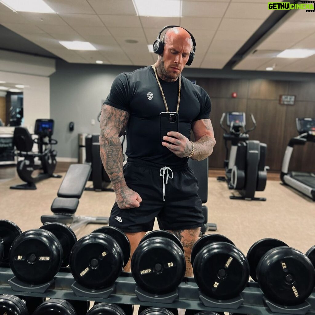 Martyn Ford Instagram - 3 sessions back in, GOAL get SWOLE 😂 … but still athletic, new challenges, new purpose … NEW ENERGY 🎥😂👊 … absolutely love this life 💯❤️