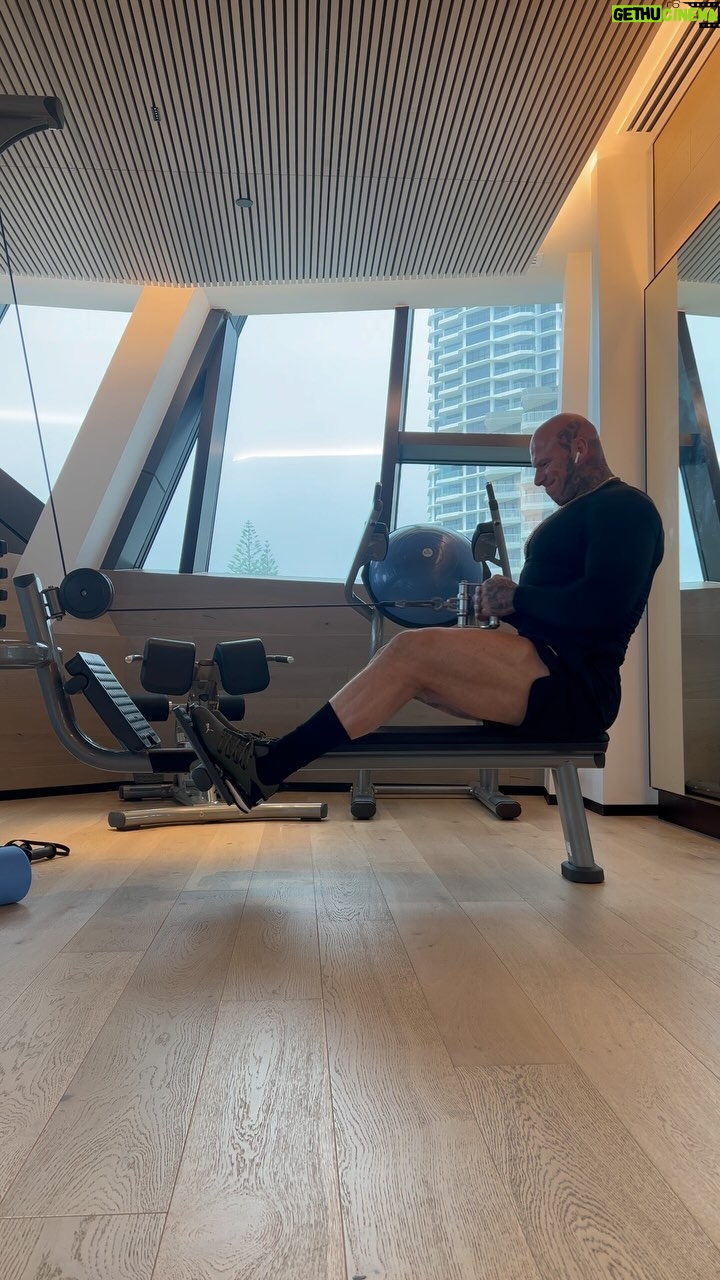 Martyn Ford Instagram - A day of GIANT SETS ….. All over UPPER BODY workout …. Absolutely loving this way of training, the general rule of thumb. 3 sets of each exercise. 3 exercises per circuit. Rep range 15-20 reps. Rest between sets 45 seconds. 4 Separate Circuits. Choose 1 exercise for chest, shoulders, back and turn this into your circuit. This is great for general fitness and muscle build. Aim to do 2 upper weight workouts per wk, and 2 lower. Along with variations in cardio at least 4 cardio sessions per week. #fitness #muscle #fatloss