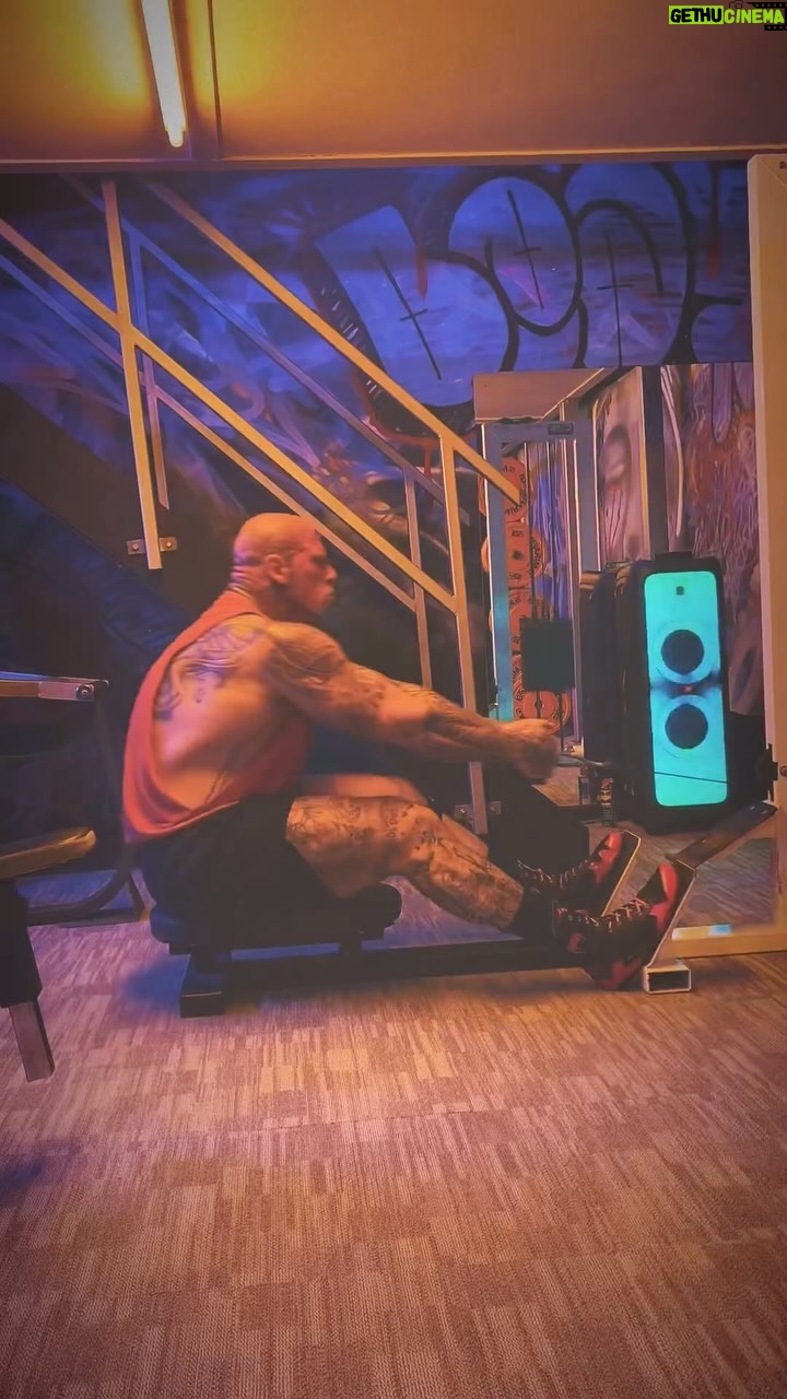 Martyn Ford Instagram - Let them doubt you …. BUT NEVER DOUBT YOURSELF !!!! There’s only one way, and that’s FORWARD 🌏🌍🌎 yours for the taking … @animalpak Daily stack Animal Pak Greens Omega Aminos Whey Fuelled workouts = Maximising potential #animalpak #fitness #strength #muscle #power #athlete London, United Kingdom