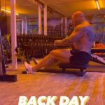 Martyn Ford Instagram - BACK DAY FOR HYPERTROPHY & STRENGTH Trap bar Rows ⬇️⬇️⬇️⬇️⬇️ 5 sets @10 reps @8 reps @ 6 reps @ 4 reps @2 reps 👉👉👉👉👉 Reverse grip pull downs ⬇️⬇️⬇️⬇️ 4 sets (focus on fast pull and slow release 1:1:4:1) @10 reps @8reps 6 reps @4 reps 👉👉👉👉👉 Single arm row ⬇️⬇️⬇️⬇️⬇️ 4 sets @ 10 reps @8 reps 6 reps @4 reps Pull-ups 3 sets @ max amount Rest 90-120 secs between large compounds and 45-69 secs between isolated exercises. STAY ON TRACK, NO DISTRACTIONS ….. if you want any help with any thing training related, leave details at www.martynfordcoaching.com LINK IN BIO … time to CHANGE #fitness #muscle #fatloss #strength #gains