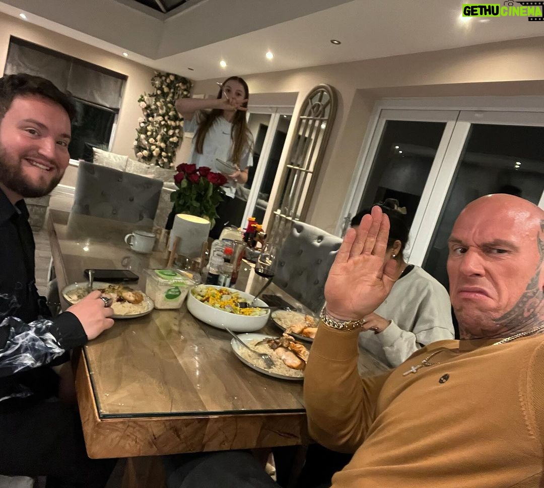 Martyn Ford Instagram - Ahhhh, my little brother came to visit, always brings out my sensible side 😂😂 @zachs_garage