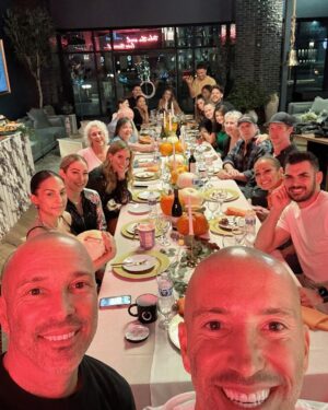 Mary Fitzgerald Instagram - Happy Thanksgiving’s to all of you, from our big family ! 🙏🏼❤️
•
•
•
•
•
•
•
#thanksgiving #family #love #friends #happy #thankyou #thankful