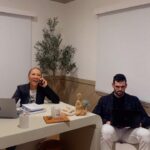 Mary Fitzgerald Instagram - Me trying to close a deal with a client…. Romain: 🤣 #funnyreels #funnrealestate #maryandromain #marriagegoals #sellingsunset #realestate #theoppenheimgroup #love #netflix #realitytv