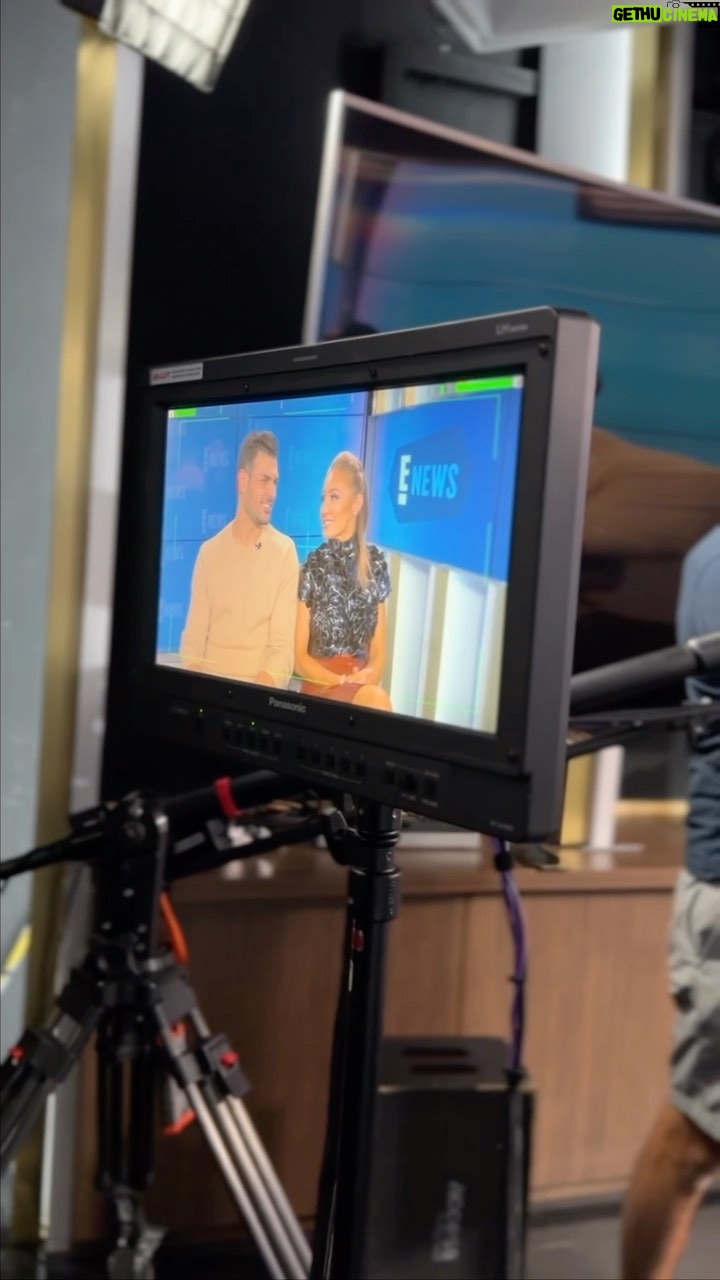 Mary Fitzgerald Instagram - BTS - E News together. It’s always so nice to have Romain by my side especially in interviews regarding our highs and lows of this season. @enews To watch we put the link on our stories 🤍 Again we can’t thank you all enough for the overflowing support and love we have been receiving. https://www.youtube.com/watch?v=zJ4BCxIYUPI Mary’s Top: @shopakira Glam: @chrisartease