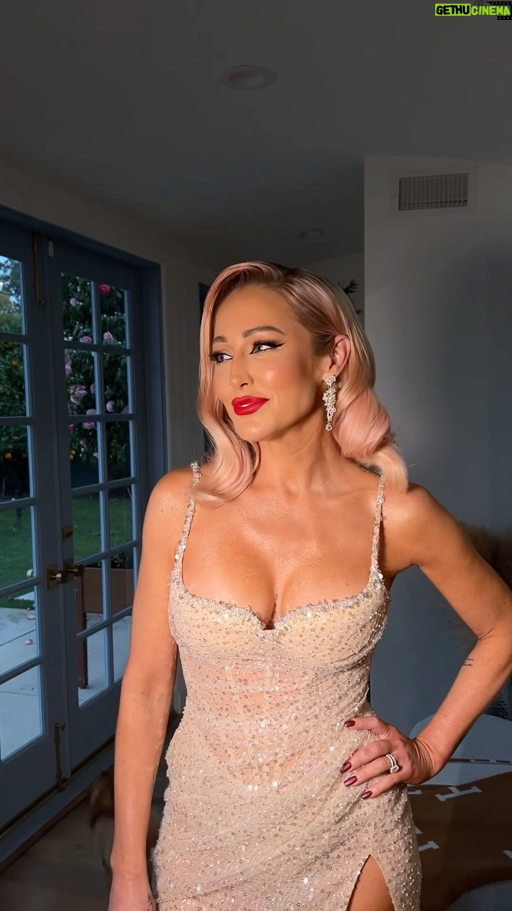 Mary Fitzgerald Instagram - @themarybonnet Oscarโs 2024 ๐ ๐ @larackay @studio_kay @makeupgayane1 @millanova : #oscars #eltonjohnoscarparty #marybonnet #maryfitzgerald #studiokay #larackay Beverly Hills, California