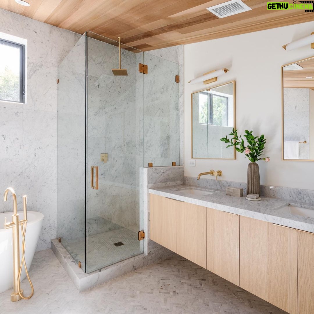 Mary Fitzgerald Instagram - Just Listed ✨ 609 BROADWAY ST.- $5,849,000 A newly constructed contemporary duplex in the heart of Venice just blocks away from LA's trendiest street, Abbot Kinney. Completed in 2022, this legal duplex with fully approved Condo entitlements showcases an impeccable architectural design by the acclaimed architect Robert Thibodeau, with a front house featuring 4 beds/4 baths, and a back house offering 3 beds/3 baths, resulting in a generous combined area ofover 6,000 sq.ft. Outstanding features abound in this property, including Caesarstone kitchen countertops. stylish Carrera covered bathrooms. eye-catching cedar siding. exquisite white oak hardwood floors, and top-of-the-line appliances. Each structure is enhanced by a spacious loft area of 1,400 sq. ft. with impressive 15-foot ceilings and private rooftop decks, providing a serene retreat for relaxation and leisure. The main suite occupies the entire top floor of each home, while the entry level of each structure encompasses the remaining bedrooms and bathrooms, an entertainment room, and a convenient 4-car garage. The duplex currently generates an impressive $30,000 per month in collective rents from stable credit tenants with 12-month leases, with the front residence (4 beds spanning 2,916 sq. ft.) leased at $16,000/mo., and the back residence (3 beds and an ample 3,218 sq. ft.) leased at $14,000/mo., with separate utility meters. Furthermore, LA County has granted approval for the conversion of these two homes into condominiums. Upon the expiration of the existing leases, the new owner will have the flexibility to either enjoy both residences, or consider retaining one for personal use while selling/leasing the other unit. BEDS: 7 SQ. FT: 6,134 $5,849,000 BATHS: 7 PARKING: 8 CAR Listed By: @jasonoppenheim @theheatherraeelmoussa @theoppenheimgroup