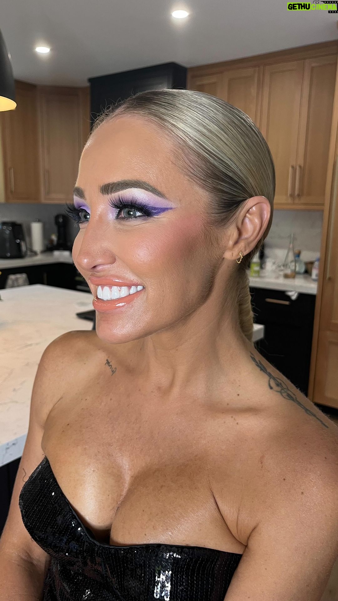 Mary Fitzgerald Instagram - Get Ready with me for the Netflix’s FYSEE Reali-Tea Tonight 🤍 ✨✨ You guys saw my final look here first 💜 Thank you to my glam team you never fail to amaze me! ✨✨ 💄: @chrisartease 👱🏼♀️: @sydstaehle 👗:@marciano #netflix #sellingsunset #motivation #girlboss #networking #bossbabe #realestate #realityshow #theoppenheimgroup #netflix #sellingsunset #glamsquad #getreadywithme #redcarpetlooks #marybonnetglam #grwm #makeup #hair #NetflixFYSEERealiTea #netflixevent #marybonnet