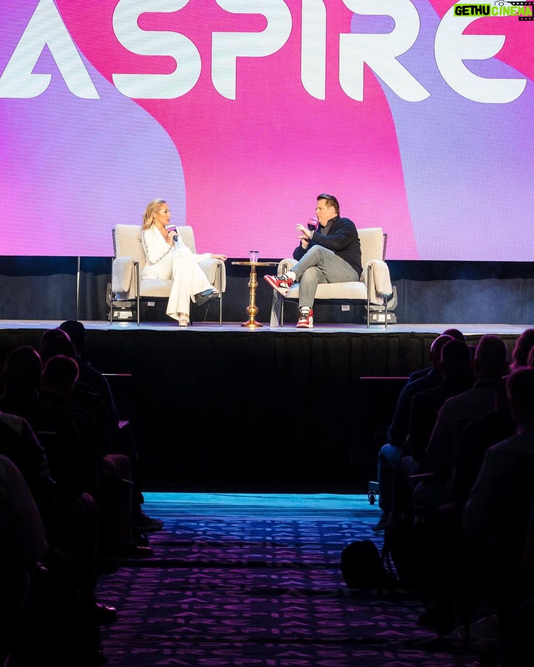 Mary Fitzgerald Instagram - What an AMAZING event! Thank you @aspiretour for having me! ❤️❤️❤️❤️❤️ 💄 @torimuah 👗 @nadinemerabi 📸 @davidjonphotography 🎥 @imthetyler #netflix #sellingsunset #motivation #motivationalspeaker #girlboss #aspire #aspiredenver #aspiretour2023 #networking #bossbabe #realestate #realityshow #theoppenheimgroup #publicspeaking Denver, Colorado