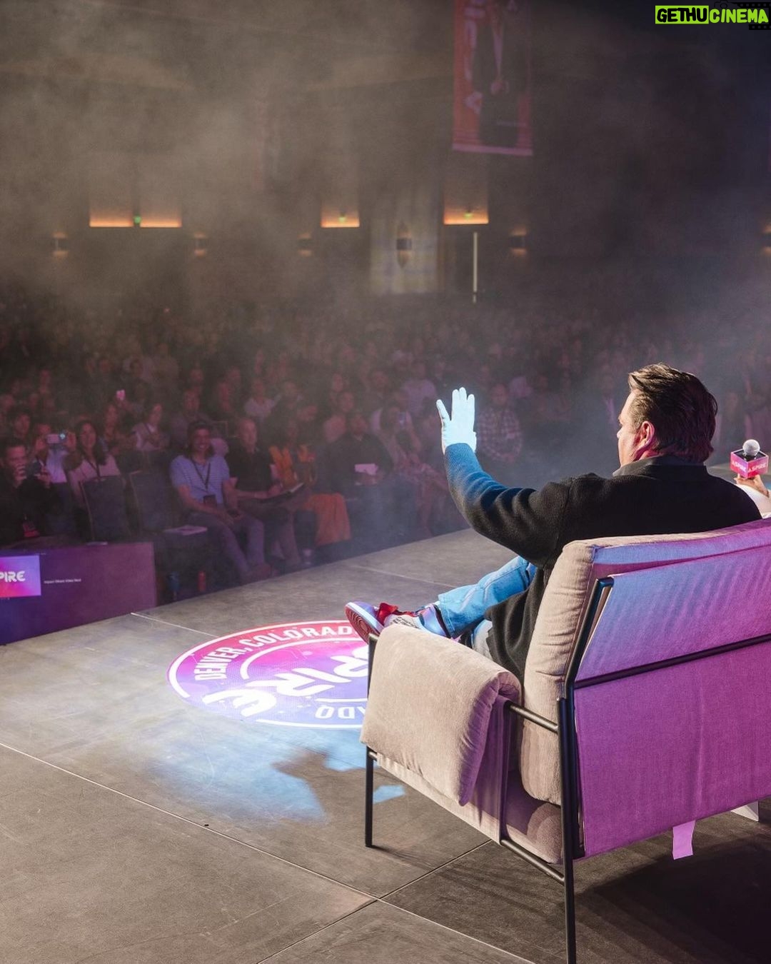 Mary Fitzgerald Instagram - What an AMAZING event! Thank you @aspiretour for having me! ❤️❤️❤️❤️❤️ 💄 @torimuah 👗 @nadinemerabi 📸 @davidjonphotography 🎥 @imthetyler #netflix #sellingsunset #motivation #motivationalspeaker #girlboss #aspire #aspiredenver #aspiretour2023 #networking #bossbabe #realestate #realityshow #theoppenheimgroup #publicspeaking Denver, Colorado