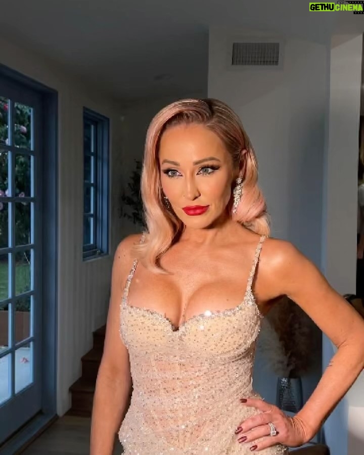Mary Fitzgerald Instagram - This LOOK was stunnning! & My Team brought this look to LIFE ❤️❤️❤️ Makeup: @makeupgayane1 PR: @alignpr Hair: @larackay @studio_kay Dress: @millanova Showroom: @blk_pr @ejaf @eltonjohn @davidfurnish @nph @dbelicious tiffanyhaddish @__Gabriels__ #eltonjohnoscarsparty #EJAFOscars #glam #eltonjohnaidsfoundation #afterparty 📸: @ejaf #EJAFOscars @gettyentertainment