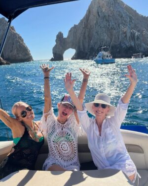 Mary Fitzgerald Instagram - Everyone needs some sun in February ☀️ 

It was a magical weekend with my mama and sissy! 
We had such an amazing girls trip and some R & R 

Thank you so much @haciendacabo @1homespreviewcabo @1hotels @alen_ogroupcabo @theoppenheimgroup_cabo 
For the best experience and stay! We can’t stop talking about how perfect everything was! Can’t wait to come back