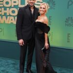 Mary Fitzgerald Instagram - People Choice Awards 🔥 We didn’t win but we all rocked that carpet 😜 Glam: @annettamcbain Dress: @maisonmet Earrings: @simonejewels Rings: @ralphmasri @simonejewels @a.jaffe @broswayitalia Shoes: @lesilla Clutch: @judithleiberny Stylist: @janellermiller @peopleschoice @nbc @peacock @eentertainment #pcas #peoplechoiceawards #marybonnet #sellingsunset #netflix