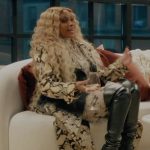 Mary J. Blige Instagram - It’s me season! I am dating ME, loving ME and celebrating ME. Grab some wine 🥂 and come kick it with me and my girls @tarajiphenson and @yungmiami305 on #TheWineDownBET, TOMORROW 10/9c. Put a 🥂 in the comments section if I will see you there!