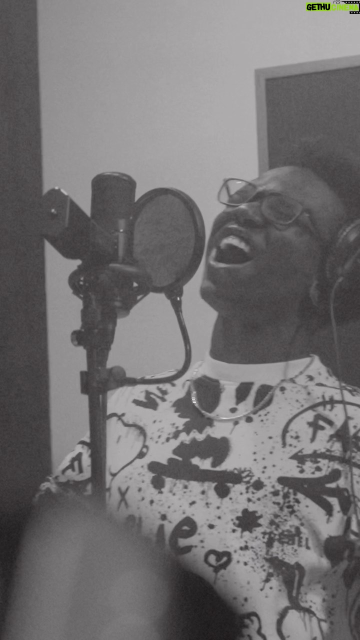 Mary J. Blige - 235.6K Likes - Game Time!
@wanmorofficial got next!
Beautiful life!
Please don’t go
streaming now!