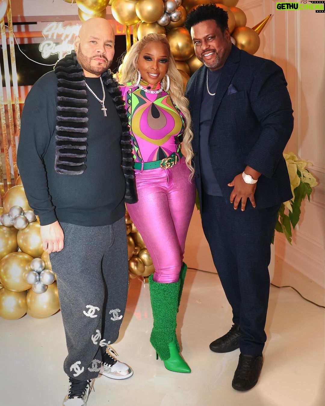 Mary J. Blige - 238.4K Likes - About last night…..Thank you @donpoohmusic & @nikkiskysavvy for the love at @brooklynchophouse for my birthday dinner #AllFamilyAllLove #FamilyAffair #CapricornSeason 📸 @merrellhollis