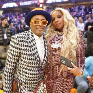 Mary J. Blige Instagram - Wow! I’ve been blessed to be apart of 2 of the biggest moments in sports!!What an #amazing weekend! #NBAAllStar75 @sterlingpics #GoodMorningGorgeous