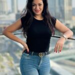 Maryam Zakaria Instagram – “Don’t just stand out. Make them remember you” 🖤💙🔥

#ootd #casualstyle #dubai #beautifulview #photoshoot Dubai, United Arab Emirates