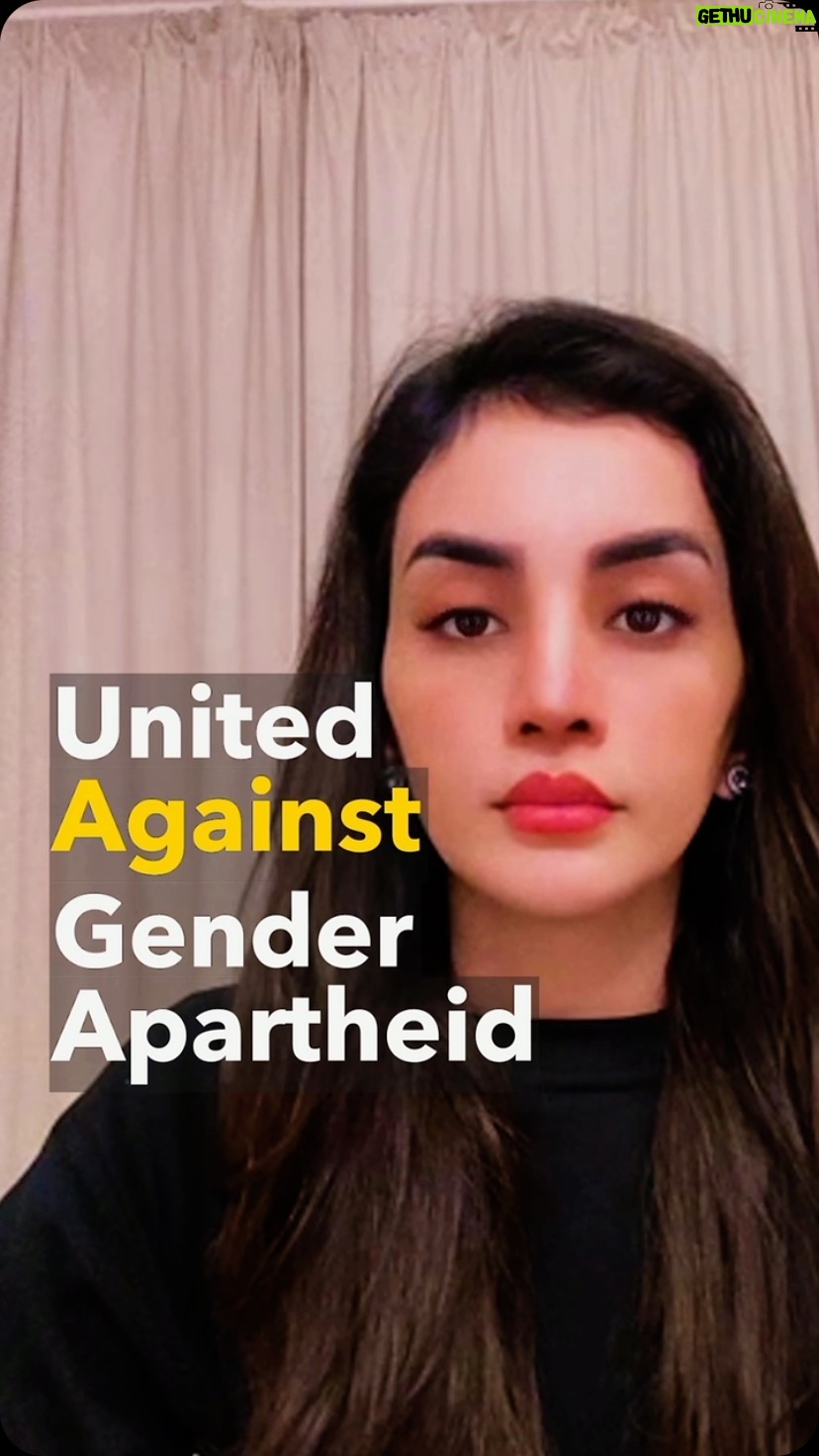 Masih Alinejad Instagram - . نیلوفر ایوبی، ژورنالیست و مدافع حقوق زنان و حقوق بشر از افغانستان و مدیر سابق شبکه جنبش و مشارکت سیاسی زنان است. شبکهای که زنان عضو آن در ١٥ آگوست به خیابانهای کابل رفتند و علیه قوانین قرون وسطایی که طالبان خواهان جاری کردن در افغانستان بودند اعتراض کردند. افغانستان کشوری که زنان از سپهر عمومی حذف شدهاند. افغانستان سرزمینی که ٨٨٨ روز است دختران اجازه رفتن به مدرسه را ندارند. تحصیلات بالای کلاس ششم برای زنان و دختران ممنوع شده. افغانستان کشوری که در سال ٢٠٢٤ زنان از اقتصاد و خدمات اجتماعی حذف شده اند. زنان تحقیر میشوند و حضورشان به حداقل رسانده شده است. نیلوفر میگوید: «من هم به کارزار اتحاد برای جرمانگاری طالبان و جمهوری اسلامی به عنوان آپارتاید جنسی و جنسیتی میپیوندم تا بتوانیم در کنار هم به پیروزی برسیم» @nilofar_ayoubi #EndGenderApartheid #UnitedAgainstGenderApartheid