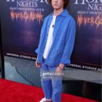 Mason Thames Instagram - INCREDIBLE to see @theblackphonemovie @blumhouse haunted house at @horrornights 💯💯Go see it!! Thank you again @horrornights @universalpictures @blumhouse for this fun night! @scottderrickson @massawyrm @itsjasonblum @official_miguelcazarezmora @bakingjason check out @theblackphonemovie at #hhn2022 and the tour I did with @bdisgusting can’t wait to go back! Universal Studios Hollywood