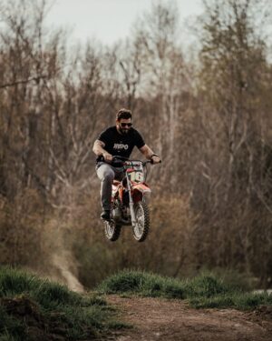 Mat Fraser Instagram - Haven’t had the chance to kick up some dirt on the weekend in a while, but I sure do miss it. What’s something you enjoy on your Sunday agenda? #HWPO