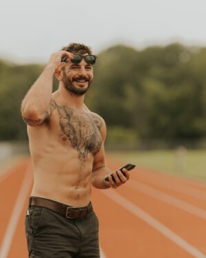 Mat Fraser Instagram - Throwback to some pre-Games track work with the team. Itching to get back to coaching with the @hwpotraining crew 🙌 

What’s a skill or movement you’re planning to work on this off-season? #HWPO