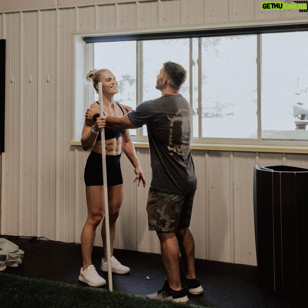 Mat Fraser Instagram - These #HARDWORKERS are ready. #HWPO - @crossfitgames @hwpotraining @katrintanja @jhopper3 @_jakedouglas_ @christine.kole @amandajbarnhart Madison, Wisconsin