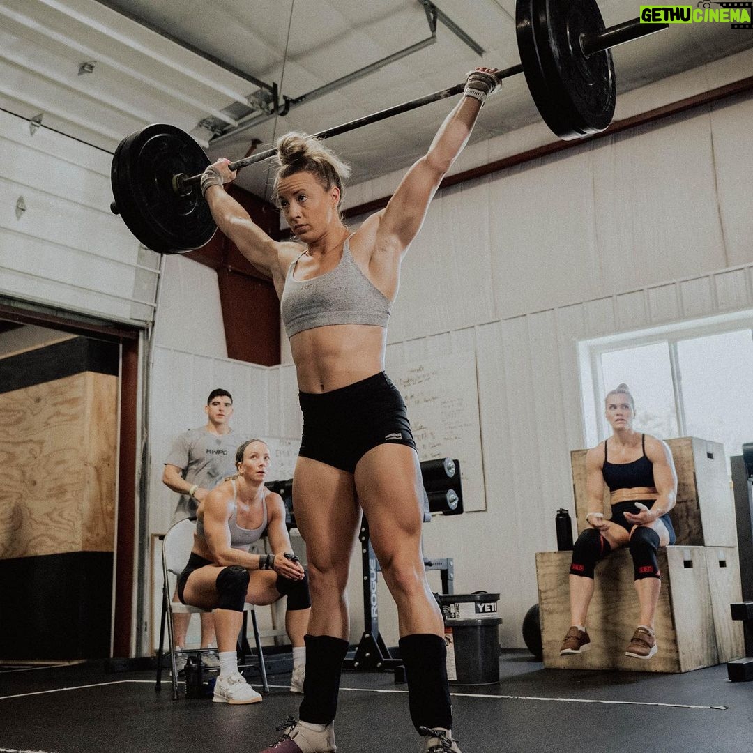 Mat Fraser Instagram - These #HARDWORKERS are ready. #HWPO - @crossfitgames @hwpotraining @katrintanja @jhopper3 @_jakedouglas_ @christine.kole @amandajbarnhart Madison, Wisconsin
