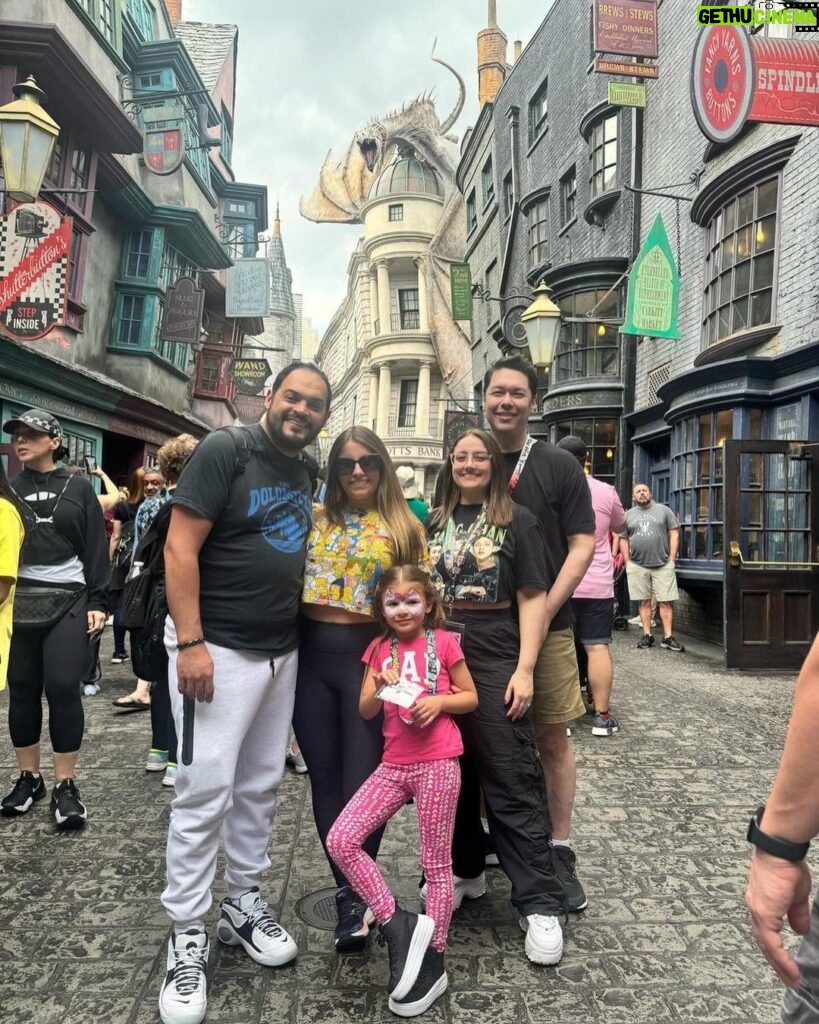 Matheus Ceará Instagram - Today you pay and tomorrow you pay. #orlando #universal #universalstudios #happyday #parks