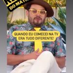 Matheus Ceará Instagram - Opaaaa meu povo, mais uma sexta-feira!!! Ihuulll e bora mandar boas energias aí pra esse dia, bora rir com CASAUBÉ!! 🤣🤣🫶🏻 🚨AGENDA GERAL DE SHOWS! VOCÊS PEDEM E EU CONTO!! 🚨 Se liga nas datas e corre no link da bio para garantir o seu ingresso @matheusceara 🚨CONFIRA A AGENDA 14/12- São José dos Campos/SP 15/12- Fortaleza/CE 06/01- Curitiba/PR 07/01- Campinas/SP 11/01- Itú/SP 12/01- Rio de Janeiro/RJ 13/01- Cotia/SP 18/01- Campinas/SP 19/01- Santos/SP 20/01- Guarujá/SP 25/01- Campinas/SP 24/01- Guarulhos/SP 26/01- Osasco/SP 27/01- São Bernardo do Campo/SP 28/01- São Paulo/SP 08/03- Florianópolis/SC 10/03- Blumenau/SC #shows #show #standupcomedy #matheusceara #retro2matheusceara
