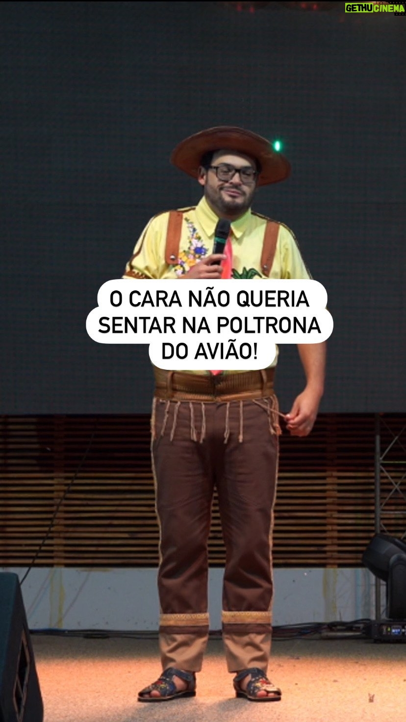 Matheus Ceará Instagram - As piadas bobas são as melhores 🤣🤣 pior que tem gente que demora uma meia hora pra entender 🤣🤣🚀 🚨AGENDA GERAL DE SHOWS! VOCÊS PEDEM E EU CONTO!! 🚨 Se liga nas datas e corre no link da bio para garantir o seu ingresso @matheusceara 🚨CONFIRA A AGENDA 25/11- Orlando/ EUA 🇺🇸 26/11- Pompano/ EUA 🇺🇸 26/11- Miami/EUA 🇺🇸 29/11- Atlanta/EUA 🇺🇸 01/12- Montreal/Canadá 🇨🇦 02/12- Toronto/Canadá 🇨🇦 03/12- Vancouver/ Canadá 🇨🇦 07/12- São Paulo/SP 09/12- Arena Tatuapé/SP 10/12- Rio de Janeiro/RJ 14/12- São José dos Campos/SP 15/12- Fortaleza/CE #shows #show #standupcomedy #matheusceara