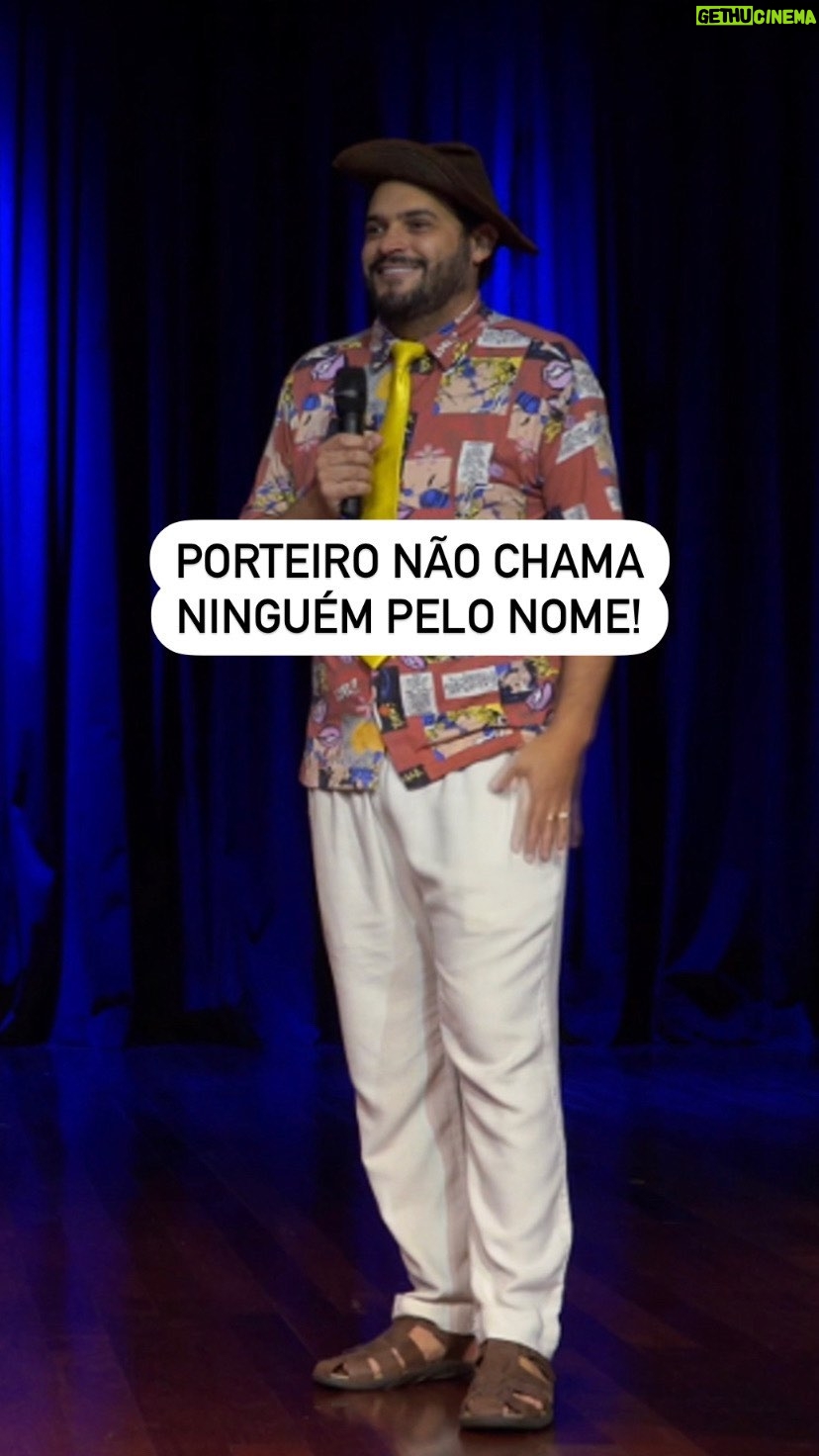 Matheus Ceará Instagram - Não vi um ainda que chama a gente pelo nome, é tudo assim. Tem porteiro aí? 🤣🤣🤣🤣 🚨AGENDA GERAL DE SHOWS! VOCÊS PEDEM E EU CONTO!! 🚨 Se liga nas datas e corre no link da bio para garantir o seu ingresso @matheusceara 🚨CONFIRA A AGENDA 25/11- Orlando/ EUA 🇺🇸 26/11- Pompano/ EUA 🇺🇸 26/11- Miami/EUA 🇺🇸 29/11- Atlanta/EUA 🇺🇸 01/12- Montreal/Canadá 🇨🇦 02/12- Toronto/Canadá 🇨🇦 03/12- Vancouver/ Canadá 🇨🇦 07/12- São Paulo/SP 09/12- Arena Tatuapé/SP 10/12- Rio de Janeiro/RJ 14/12- São José dos Campos/SP 15/12- Fortaleza/CE #shows #show #standupcomedy #matheuscea