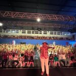Matheus Ceará Instagram - Hoje o Show foi em Pedreira foi Lotado, descobri que aqui não tem Zona mas tem Puta particular de 800 reais e nem Motel as pessoas transam em casa ( pasmem). Tivemos plateia Ilustre Gordim com a Mamãe, um super Fã do Itatinga, mas vai ser pai. No clube tinha Refri, Cerveja, petiscos Menos Pipoca de... Clube Náutico Joaquim Carlos