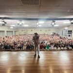 Matheus Ceará Instagram - Hoje foi em Atibaia. Show Lotado tinha o Jhon Lenon e o Elton Jhon, moça que brigou com Namorado e veio Só, o Gordin que não quer falar Inglês. Mas eu nem precisava escrever pois ja iam ficar sabendo pela Senhora... Clube Recreativo Atibaiano