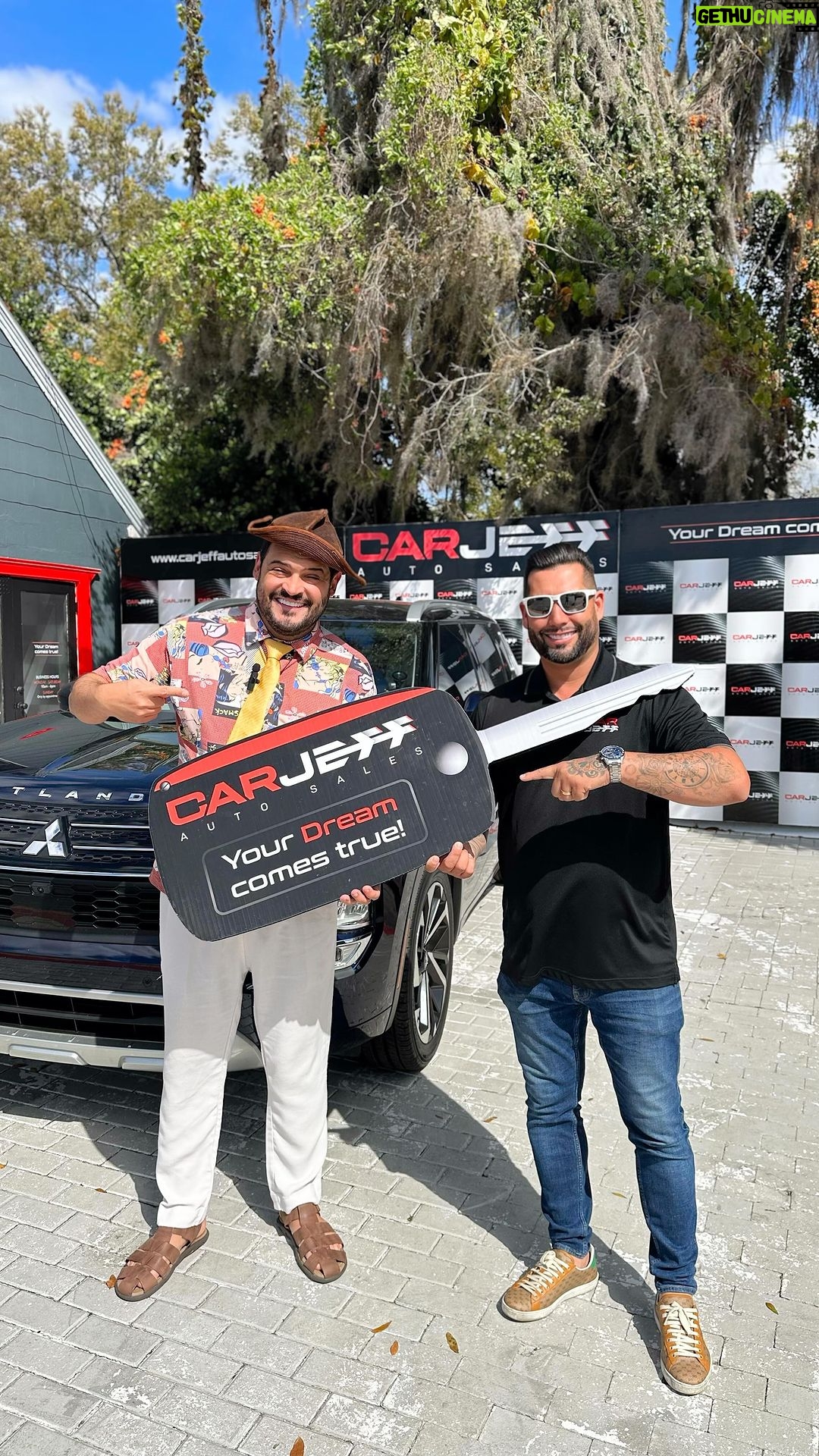 Matheus Ceará Instagram - Mais um dia abençoado por aqui na CarJeff Auto Sales e hoje foi dia de receber nosso querido amigo @matheusceara diretamente do Ceará para Orlando!! Mateus buscava um carro que tivesse 4 rodas e banco para sentar 😂 Encontrou aqui na CarJeff muito mais do que ele precisava, apenas com passaporte e conta bancária aberta em 30 minutos ele saiu com seu carro novo!! Prazer enorme receber você e sua família aqui na CarJeff auto Sales, faça como o Mateus Ceará e sua família e vem para a melhor de Orlando! 🔥 . Entre em contato agora mesmo com a gente pelo telefone: . ☎️📲 (407)448-2681 (WhatsApp) ☎️📲 (407)652-5040 . Visite nosso site e tenha acesso a nosso inventário: www.carjeffautosales.com 🌐 . 📍4825 Edgewater Dr.- Orlando/FL - 32804 . Exxxxxquece aqui é CarJeff 🚀 . #carjeff #autosales #mateusceara #outlander #mitsubishi #cars #luxury #orlando #floridalife #lovecars #lifestyle