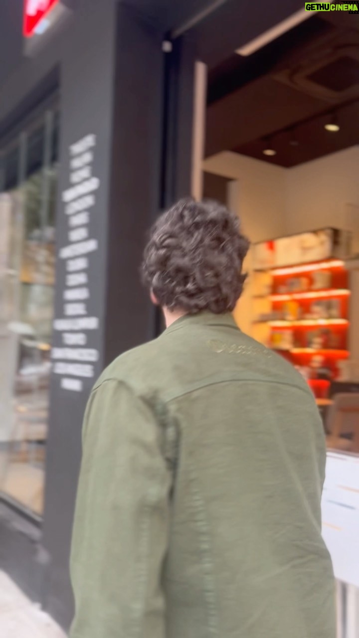 Matheus Lustosa Instagram - família foi dia de conhecer @illy_coffee que além da oferecer drinks maravilhoso na loja física, também vende produtos pra vc ter esse café maravilhoso em casa, embreie novidades 🤩