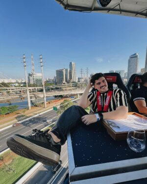 Matheus Lustosa Instagram - um almoço mt especial a 30 metros de altura 🤩